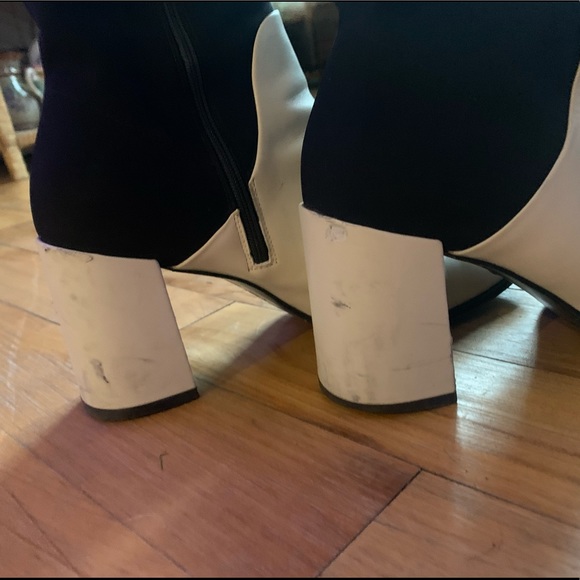 Via Spiga white and black sock bootie. - Picture 2 of 3